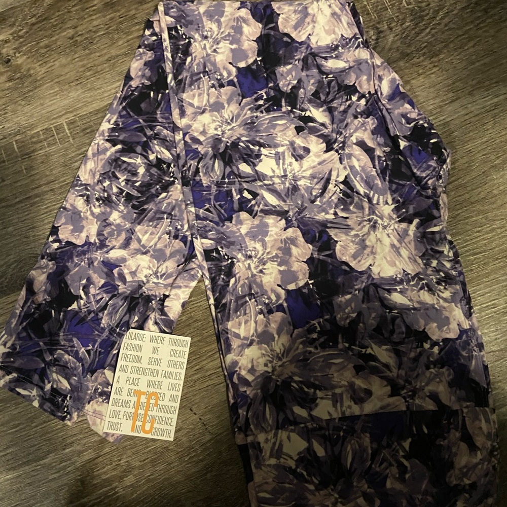 Lularoe tc leggings new with tag floral purple print